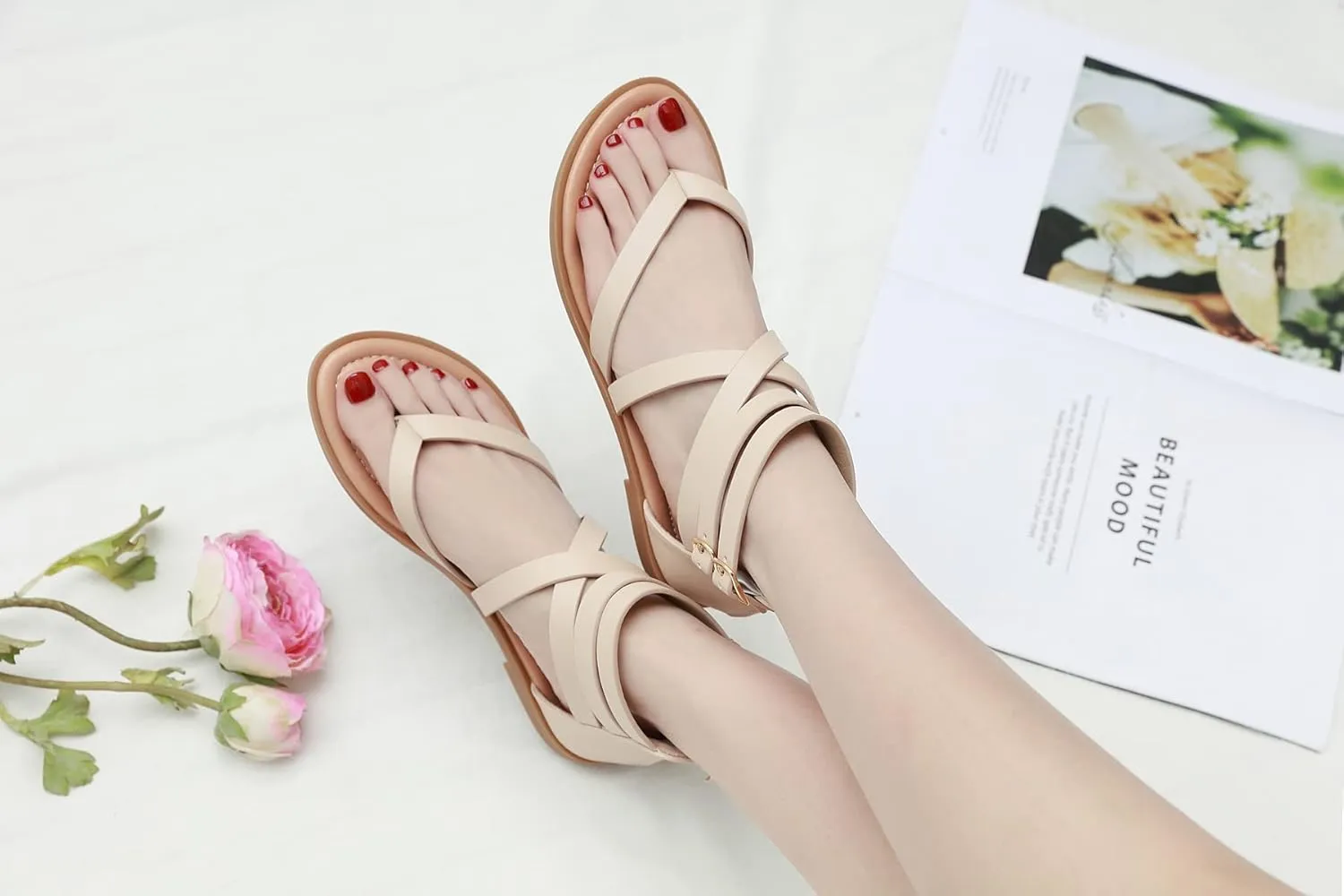 HNGHOU Women's Travel Flat Sandals Summer Casual Rhinestone Roman Flat Sandals Summer Shoes