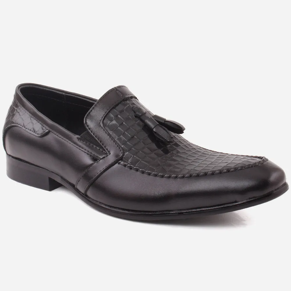 Men “GARIAN” Leather Textured Tassel Embossed Woven Detailed Moc Toe Formal Shoes