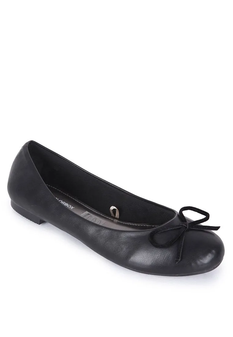 Round Toe Flat Shoes - Black