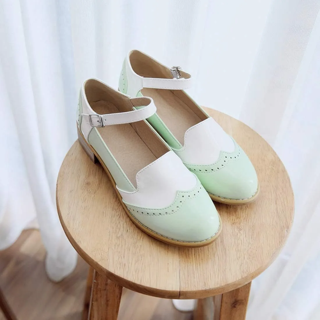VOKLIN Women's Two Tone Flat Mary Jane Oxford Shoes Wingtip Buckle Low Heel Vintage Saddle Oxfords Brogues