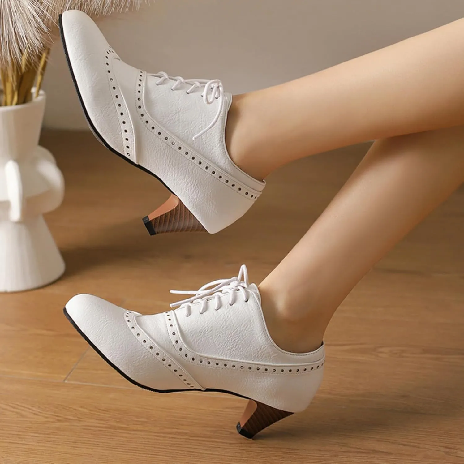 Women's Round Toe Lace Up Wingtip Oxfords Brogues Classic Retro Low Kitten Chunky Heels Work Office Dress Shoes
