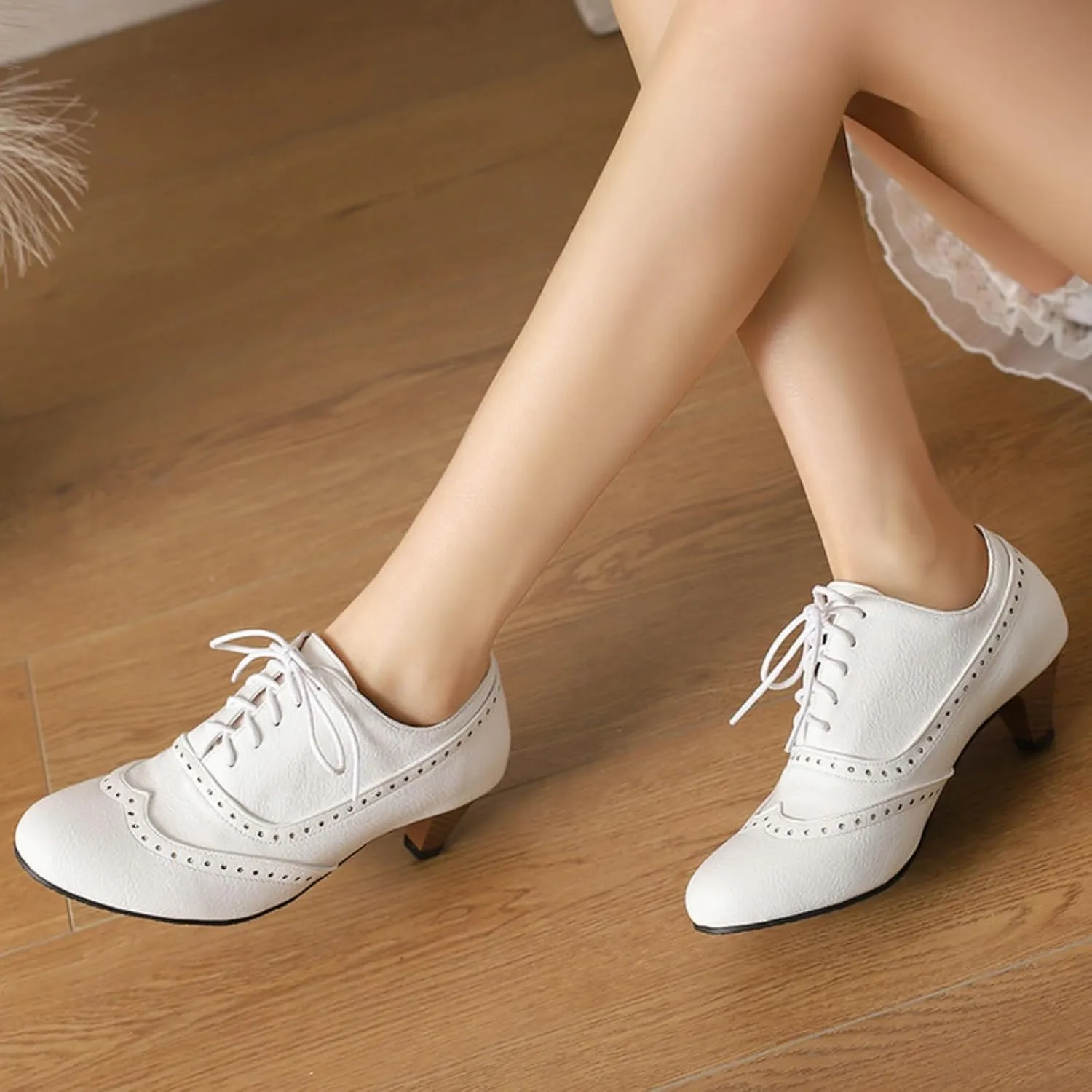 Women's Round Toe Lace Up Wingtip Oxfords Brogues Classic Retro Low Kitten Chunky Heels Work Office Dress Shoes